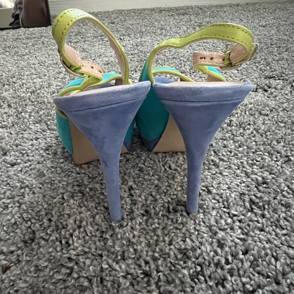 Heels - Picture 3 of 5